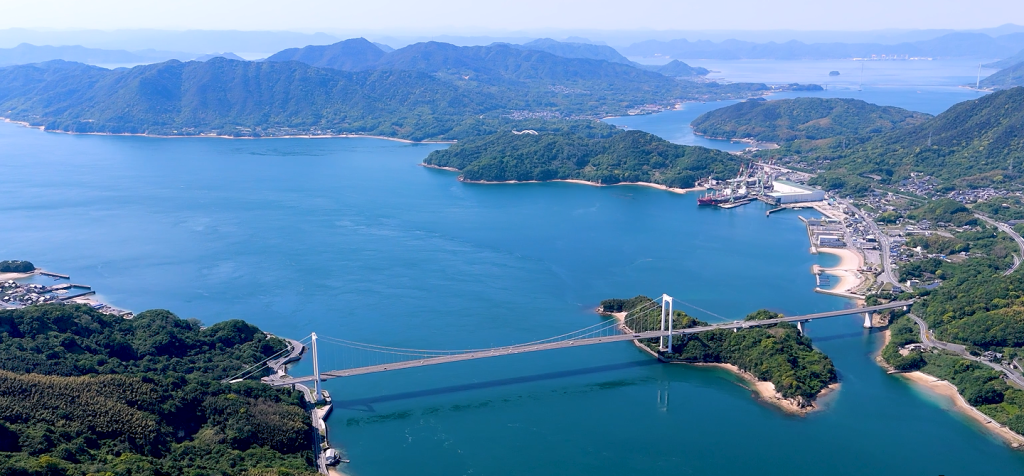 来島海峡大橋の空中写真