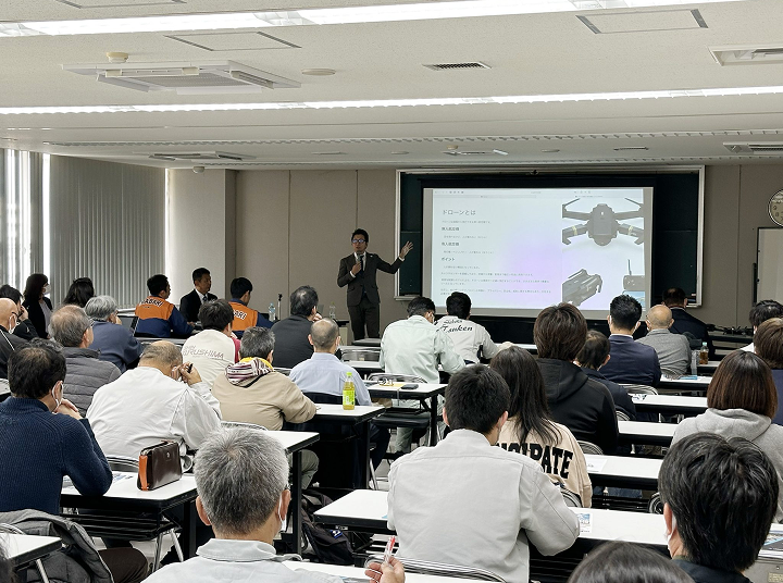 ドローンの基礎講習会の様子