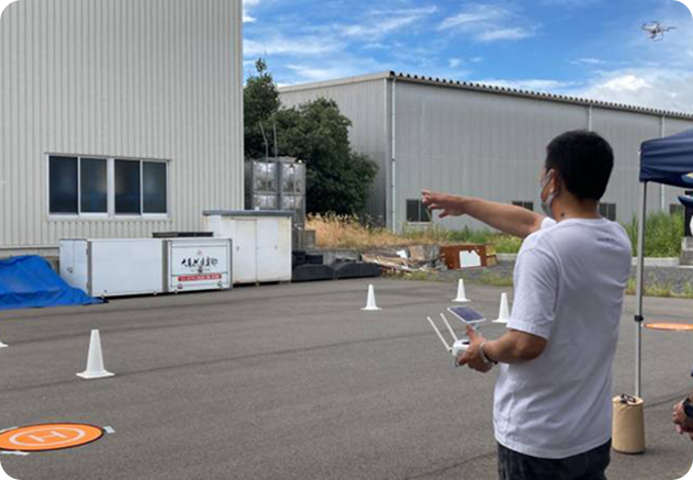 ドローンインストラクター